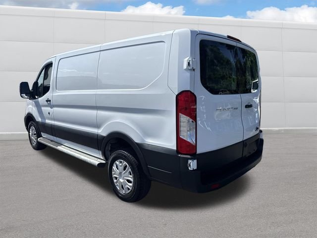Used 2025 Oxford White Ford Base image 3
