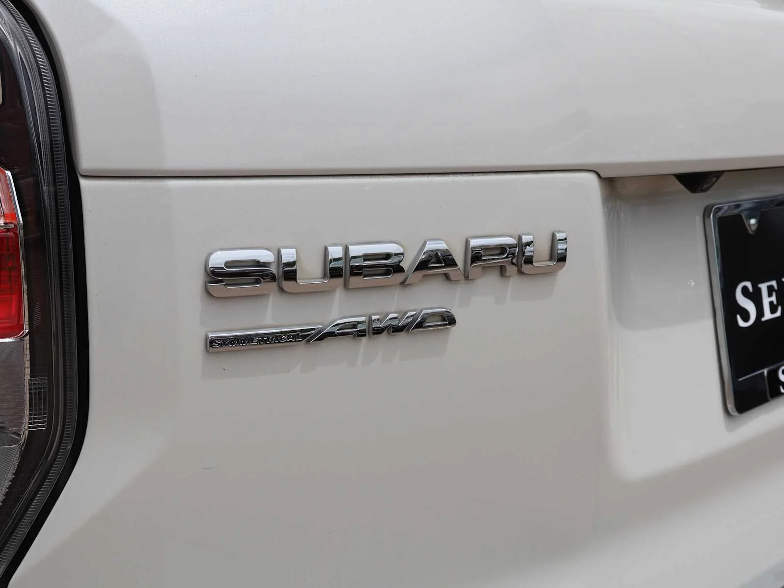 Used 2017 Crystal White Pearl Subaru Touring image 12