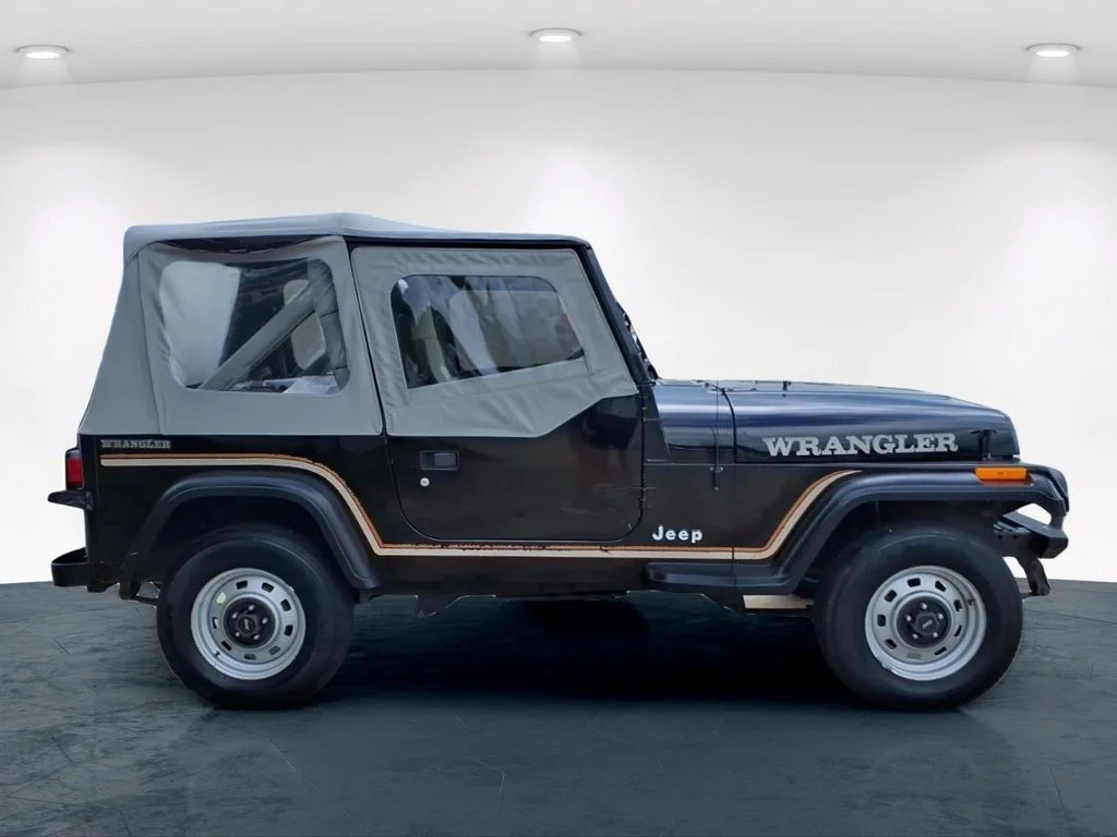 Used 1990 Black Jeep Base image 5