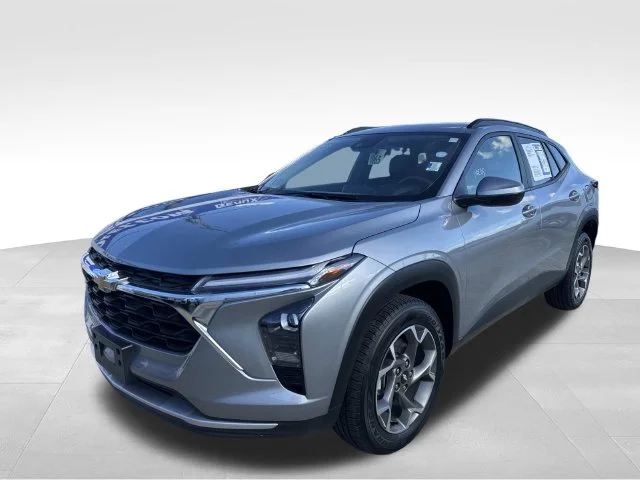 Used 2025 Gray Chevrolet LT image 5