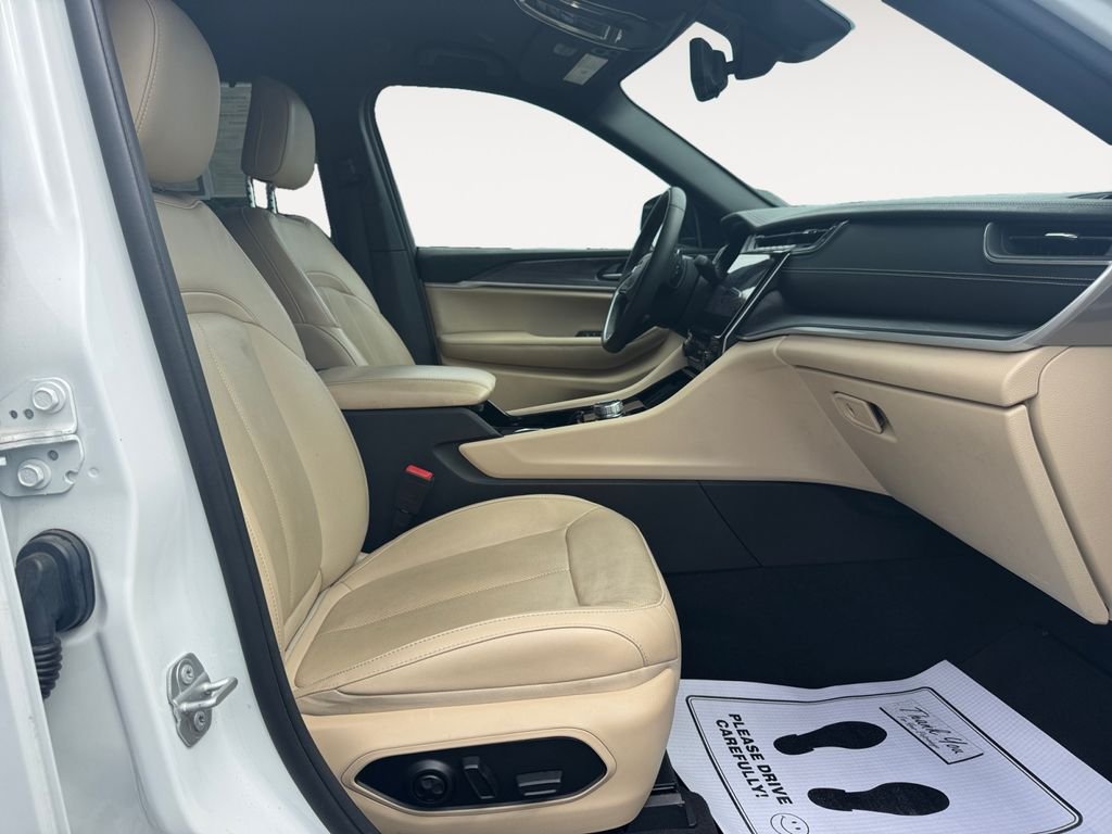 Used 2023 White Jeep Limited image 15