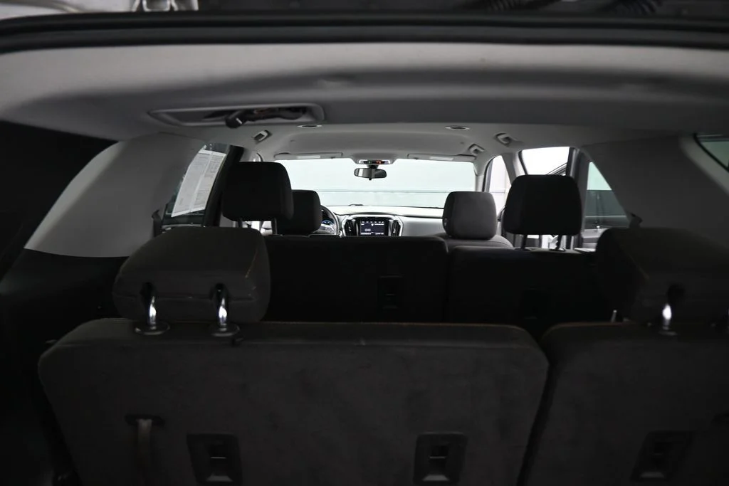 Used 2020 Silver Chevrolet LS image 43