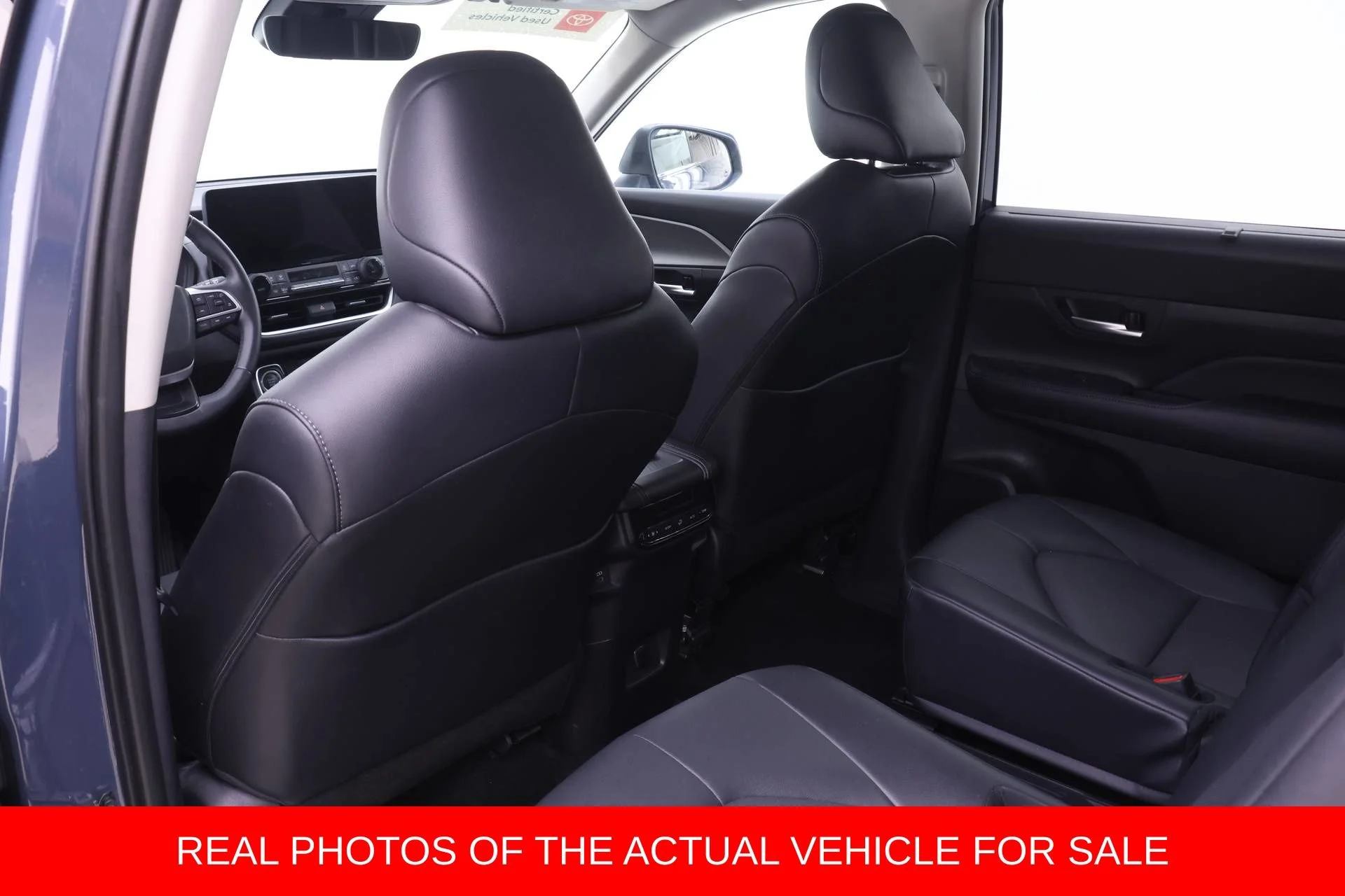 Used 2025 White Toyota XLE image 10