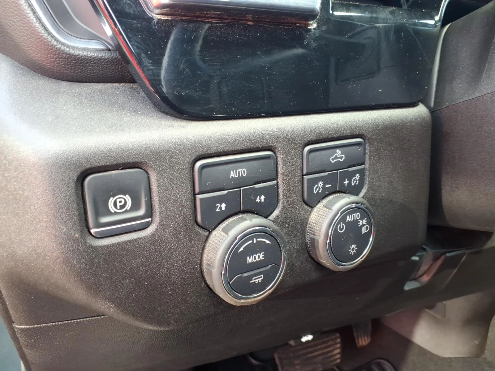 2025 Chevrolet Silverado 1500 LT - Photo 17