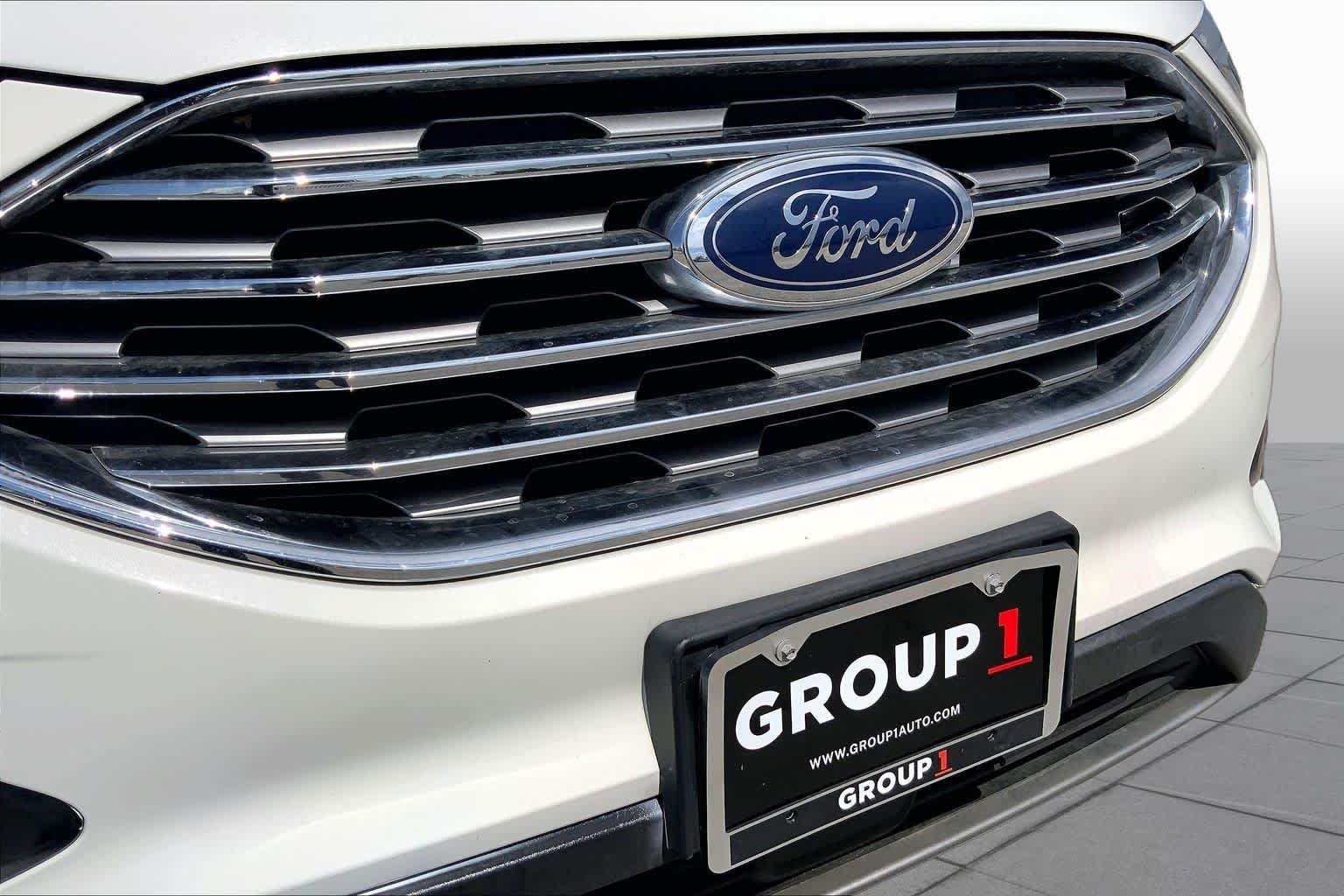 Used 2020 Star White Metallic Tri-Coat Ford SEL image 29