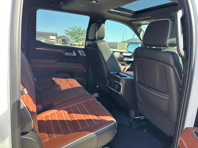 Used 2023 White Frost Tricoat GMC Denali Ultimate image 29
