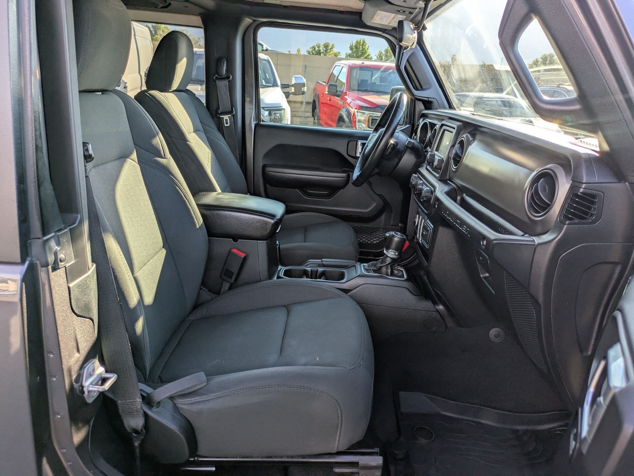 Used 2018 Granite Crystal Clearcoat Metallic Jeep Sport S image 28