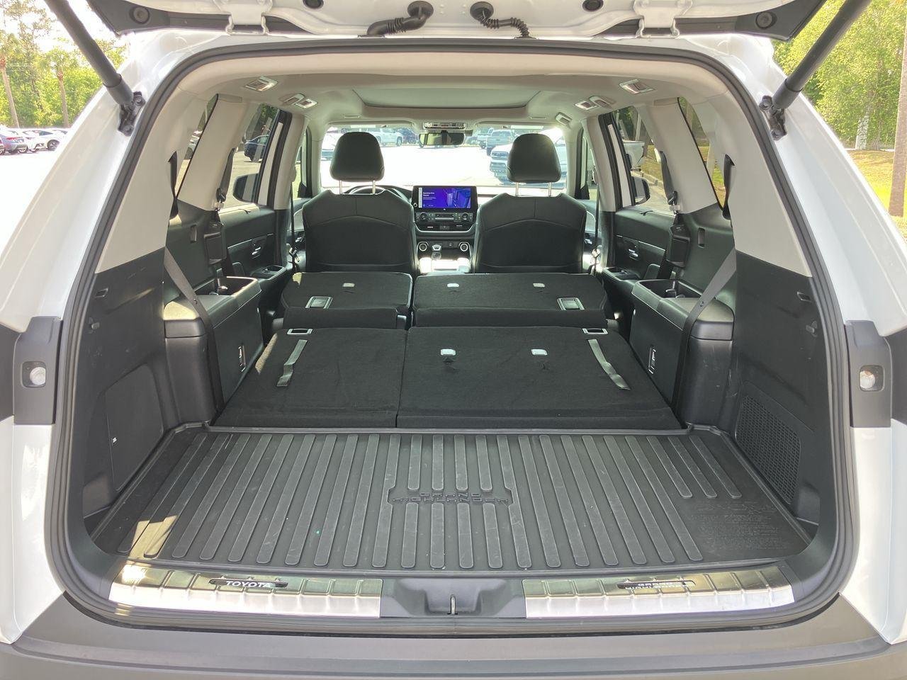 Used 2025 White (Wind Chill Pearl) Toyota Limited image 30