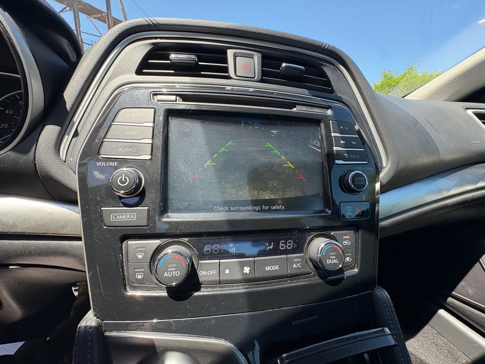 Used 2017 Super Black Nissan SR image 28