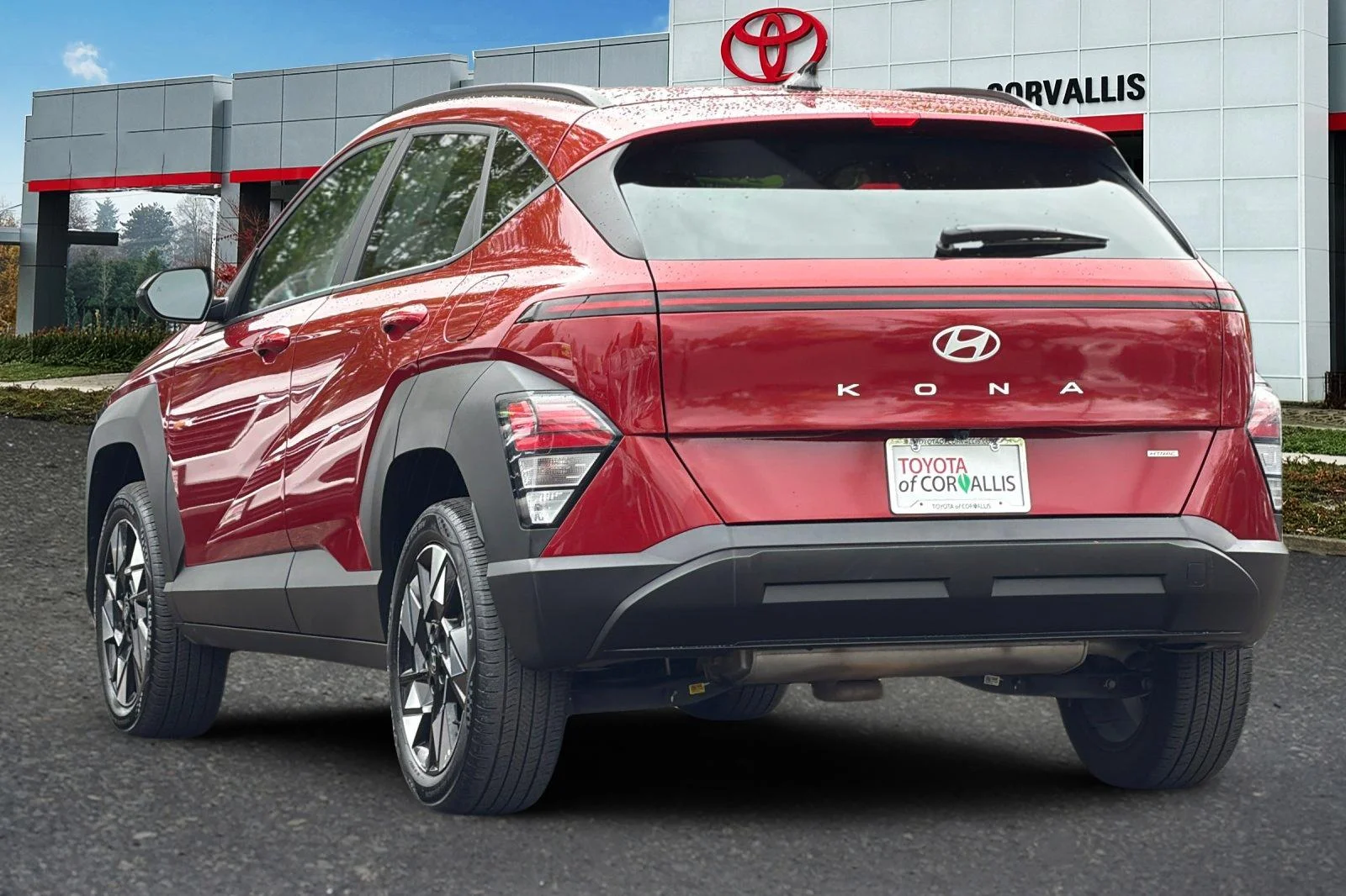Used 2025 Red Hyundai SEL image 6