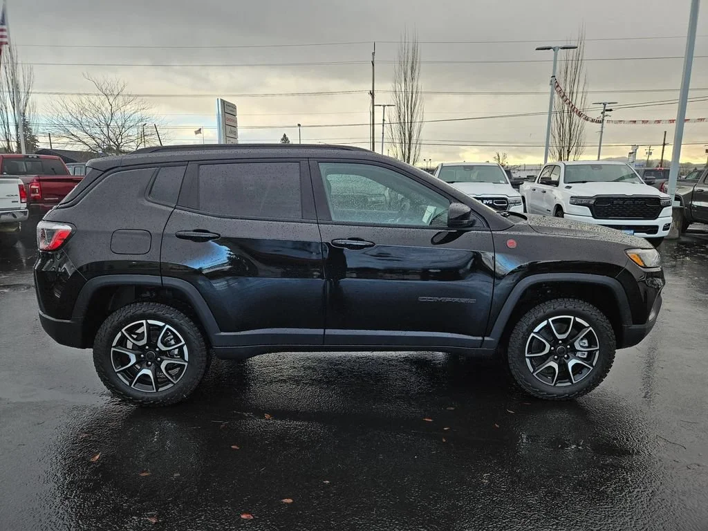 2026 Jeep Compass Trailhawk - Photo 7