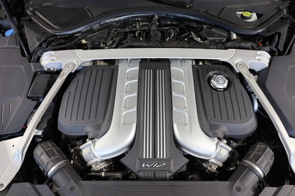 Used 2021 Black Bentley W12 image 24