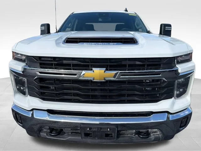 Used 2025 Summit White Chevrolet LT image 10