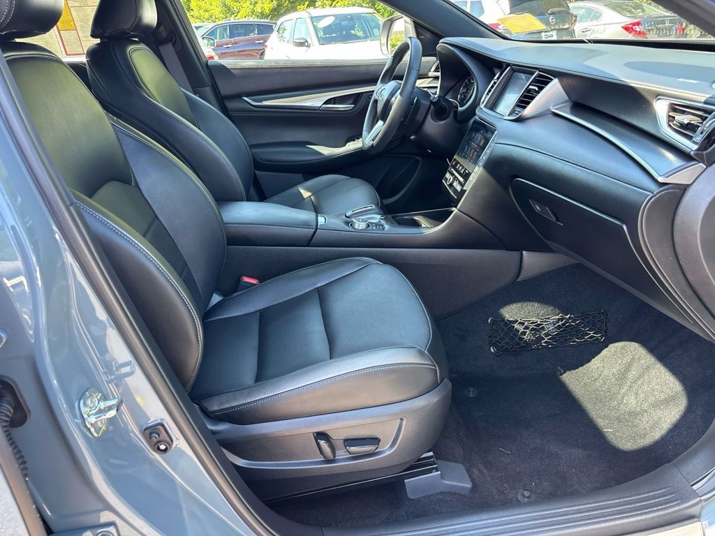 Certified Used 2025 Gray INFINITI LUXE image 15