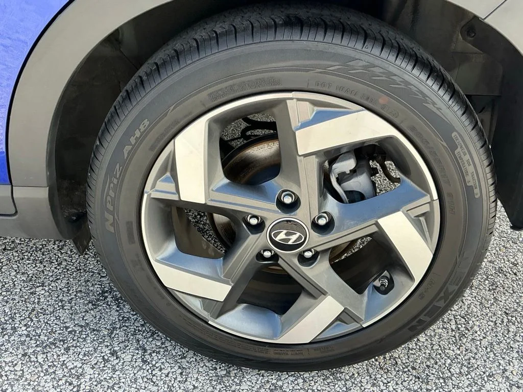 Used 2025 Blue Hyundai SEL image 21