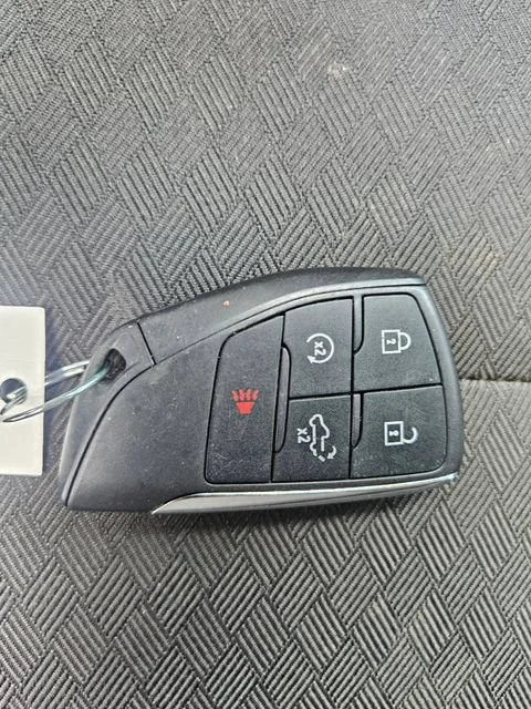 Used 2022 Onyx Black GMC SLE image 27