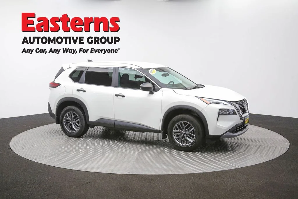 Used 2023 White Nissan S image 47