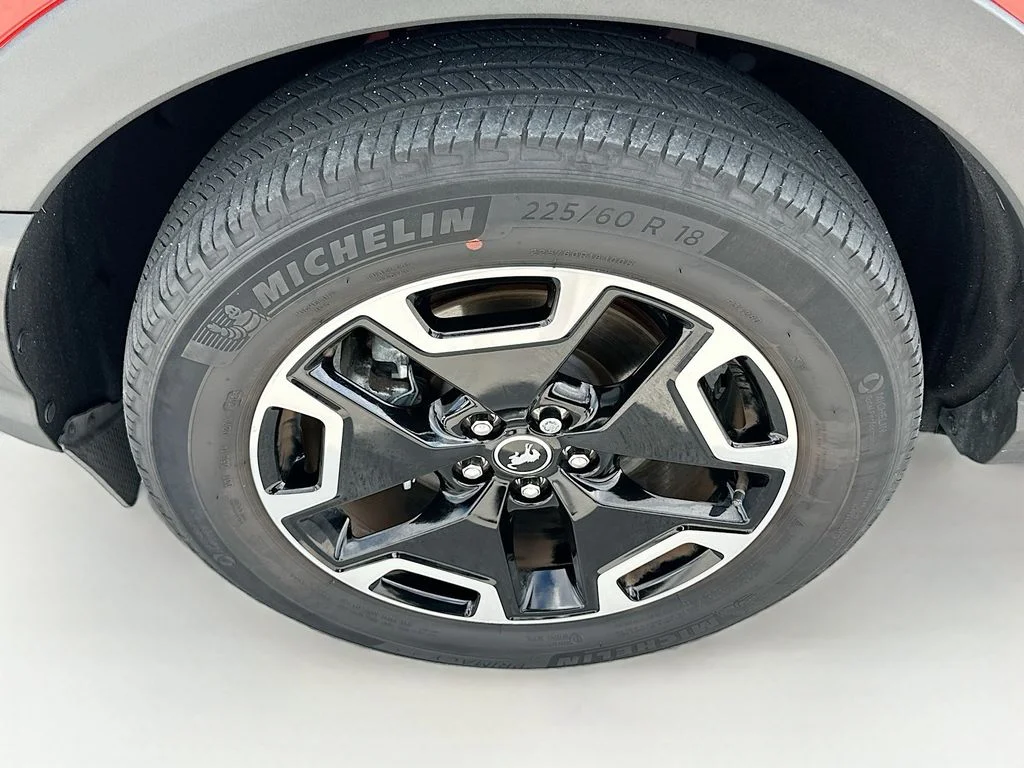 Used 2023 Red Ford Outer Banks image 33