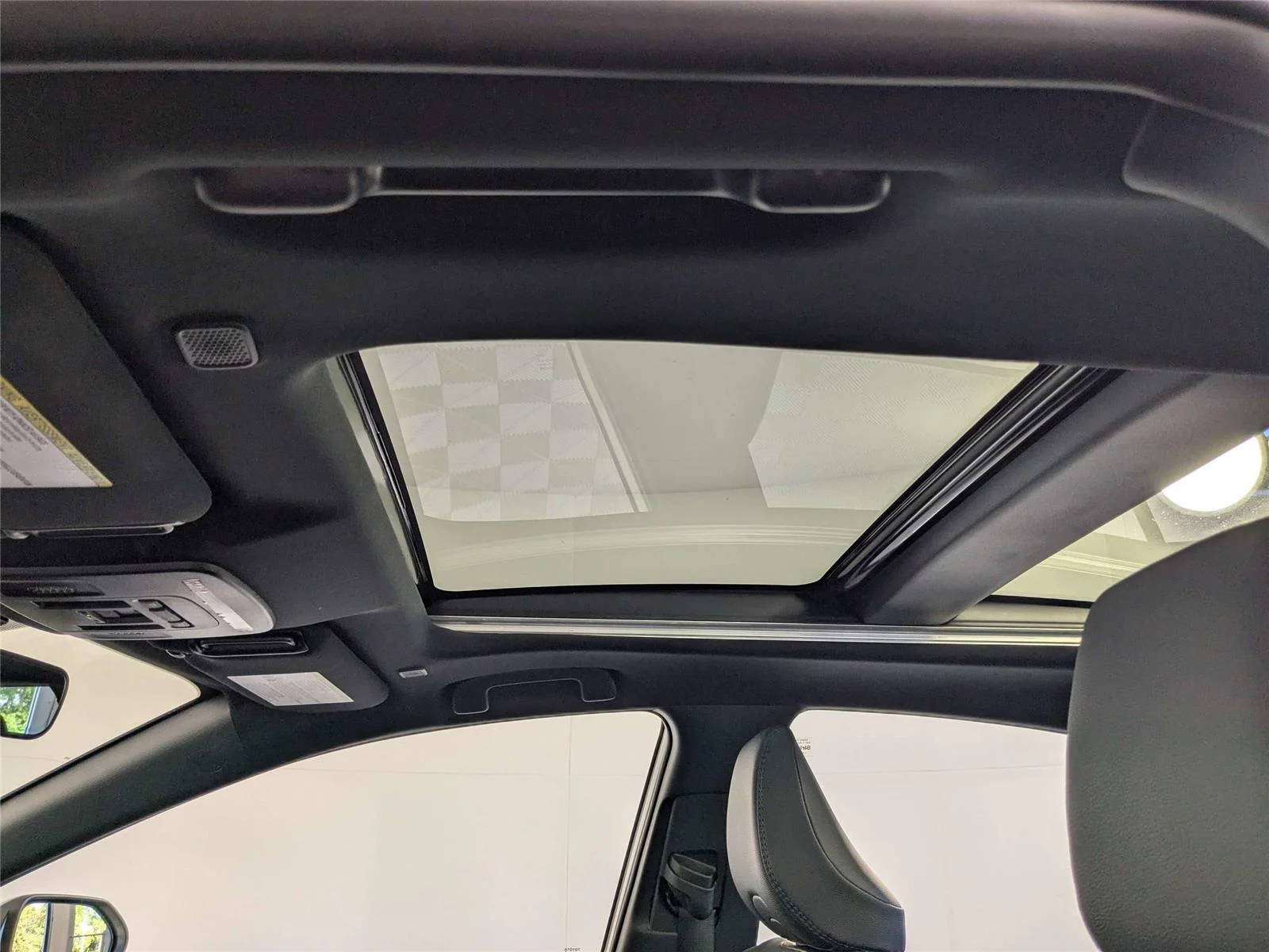 2025 Toyota Camry XSE - Photo 15