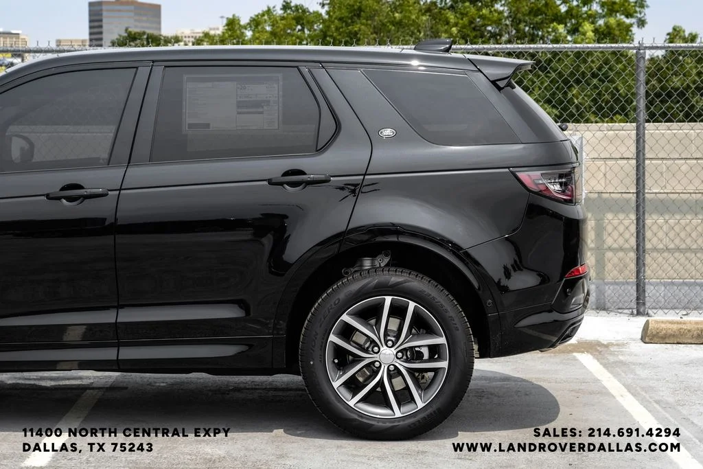 New 2026 Santorini Black Metallic Land Rover Landmark image 15