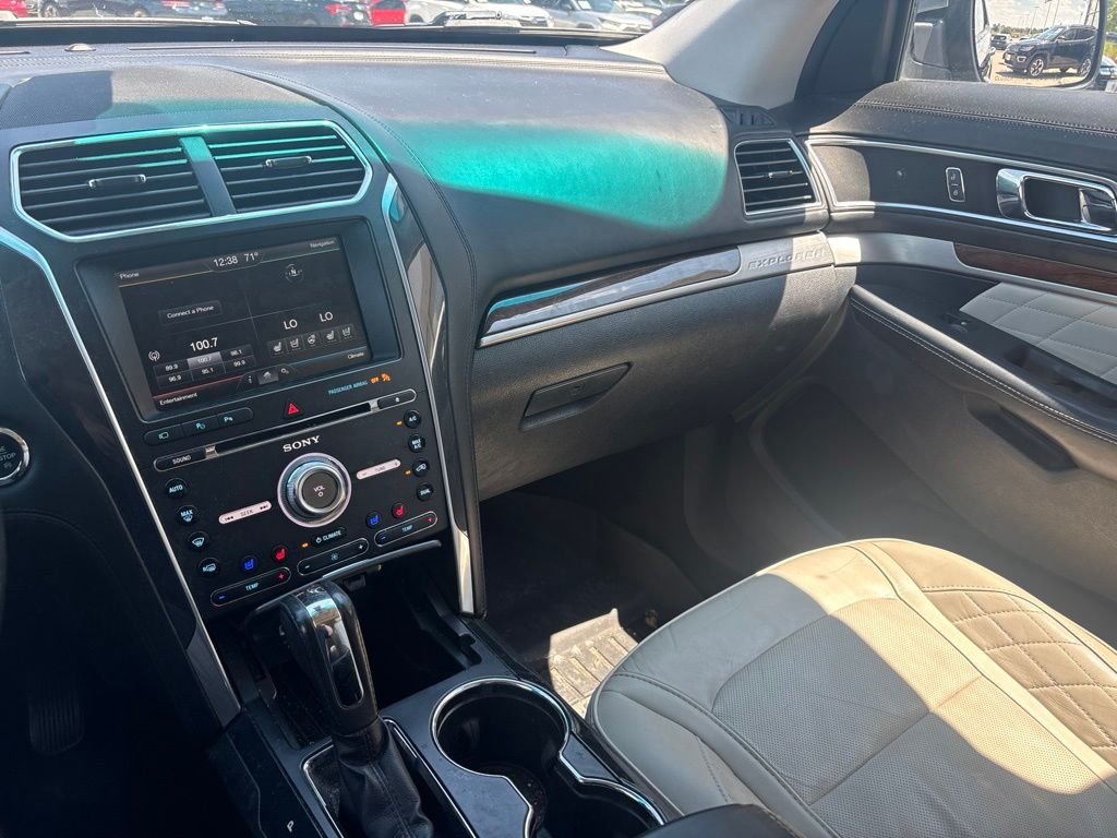 Used 2016 Black Ford Platinum image 24
