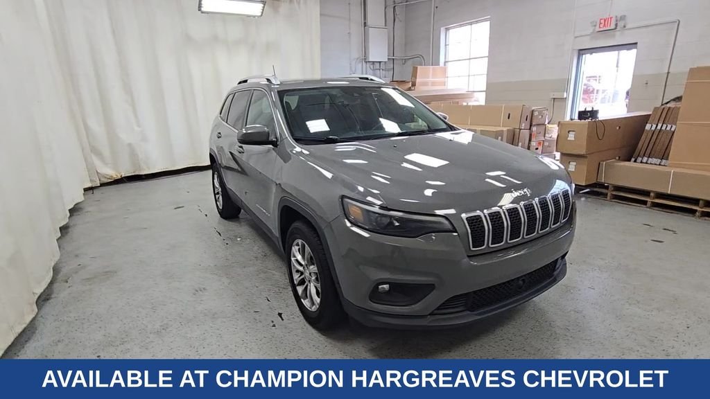 Used 2021 Gray Clearcoat Jeep Latitude Lux image 2