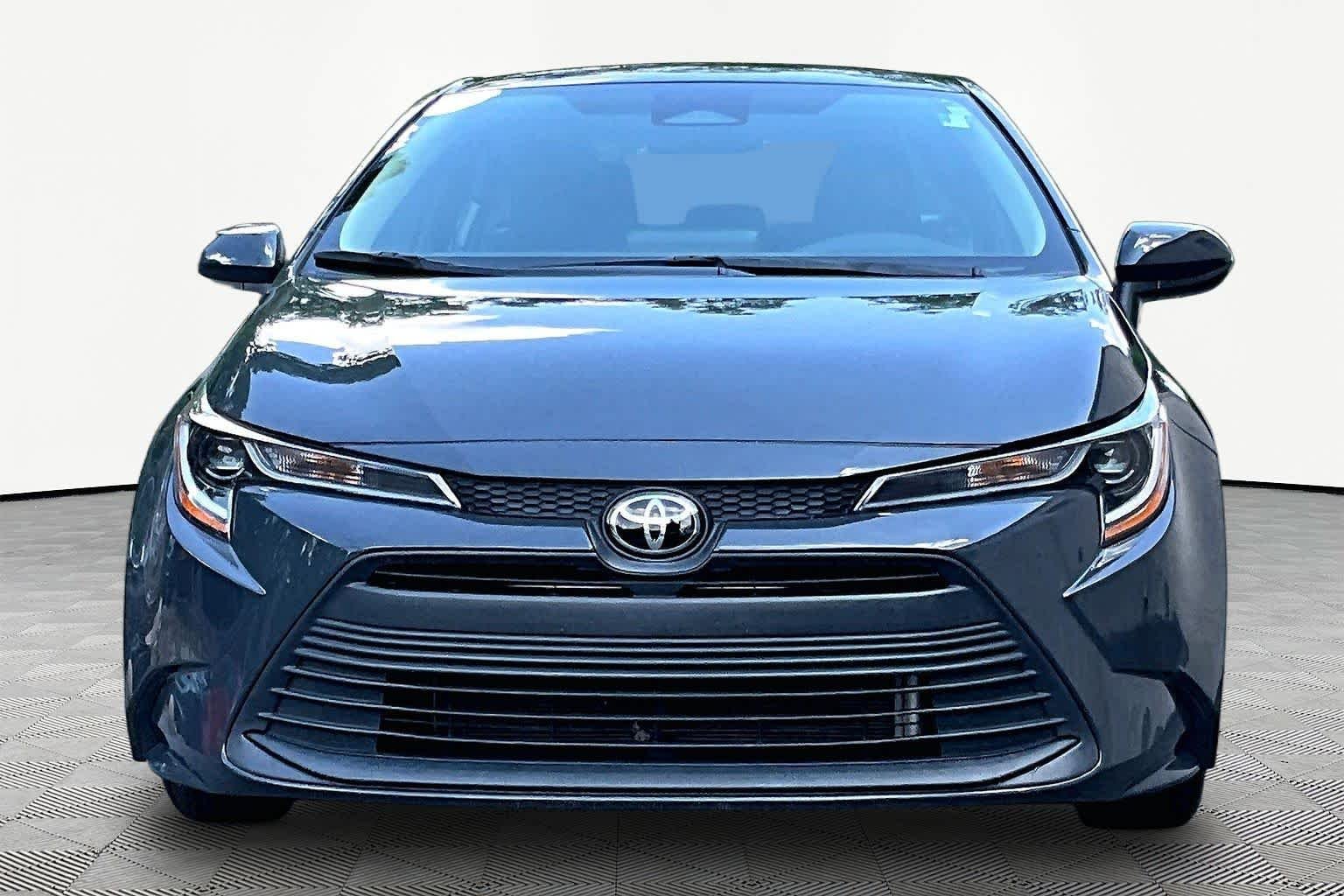 Used 2023 Underground Toyota LE image 4