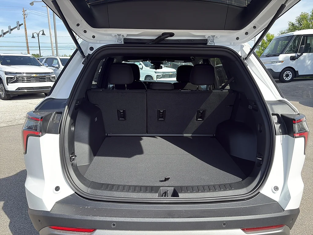 2026 Chevrolet Equinox LT - Photo 11