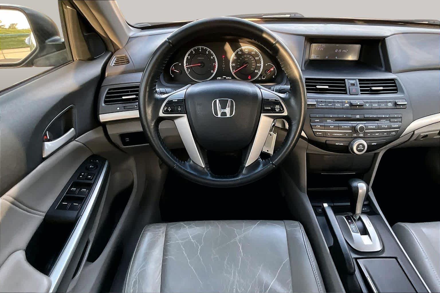 Used 2009 Alabaster Silver Metallic Honda EX-L image 5
