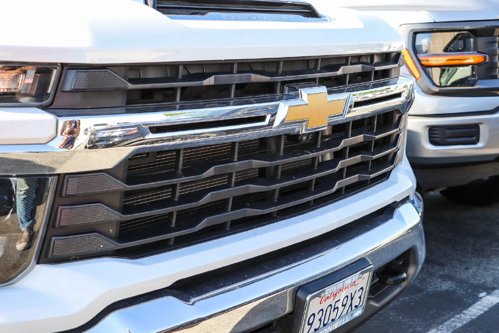 Used 2024 White Chevrolet LT image 4