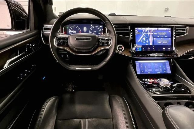 Used 2023 Diamond Black Crystal Pearlcoat Jeep Series II image 6