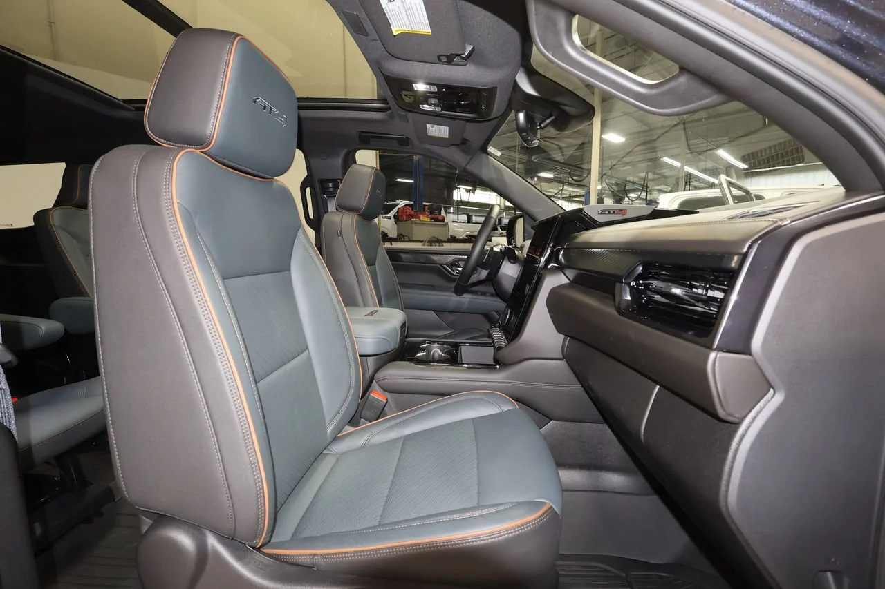 Used 2026 Titanium Rush Metallic GMC AT4 image 31