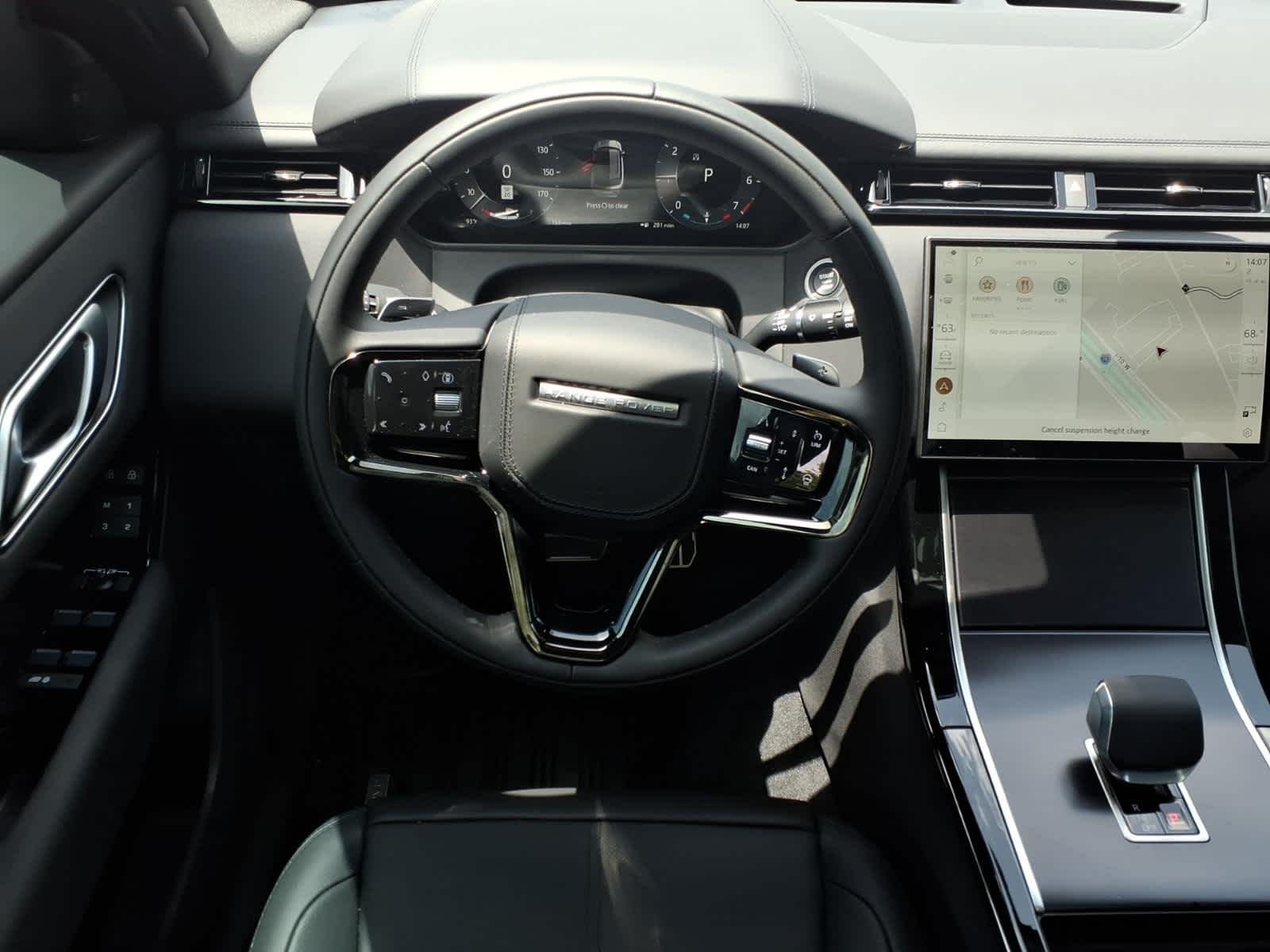 New 2026 Fuji White Land Rover Dynamic SE image 18