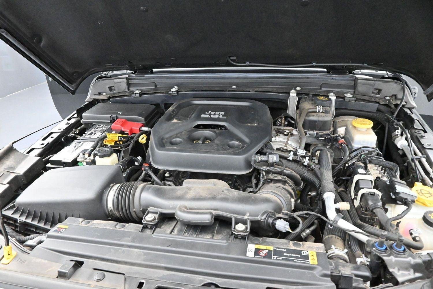 Used 2022 Black Clearcoat Jeep Unlimited Sport S image 27