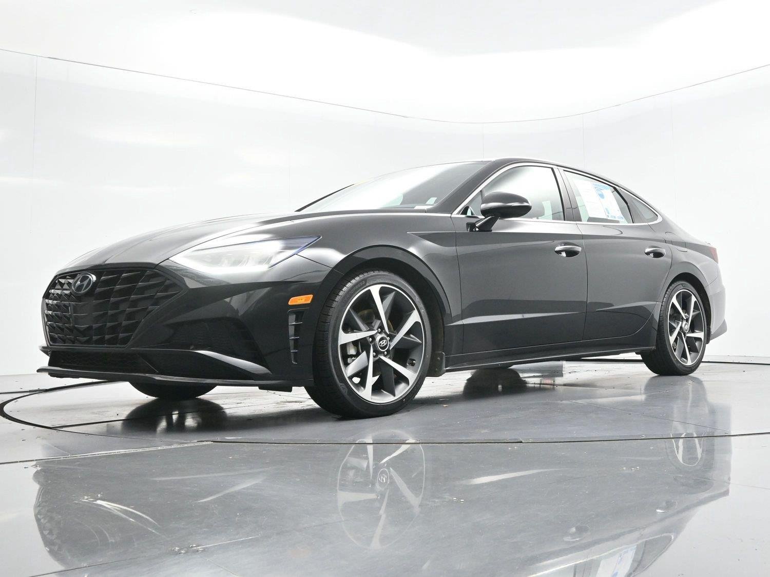 Used 2022 Phantom Black Hyundai SEL Plus image 47