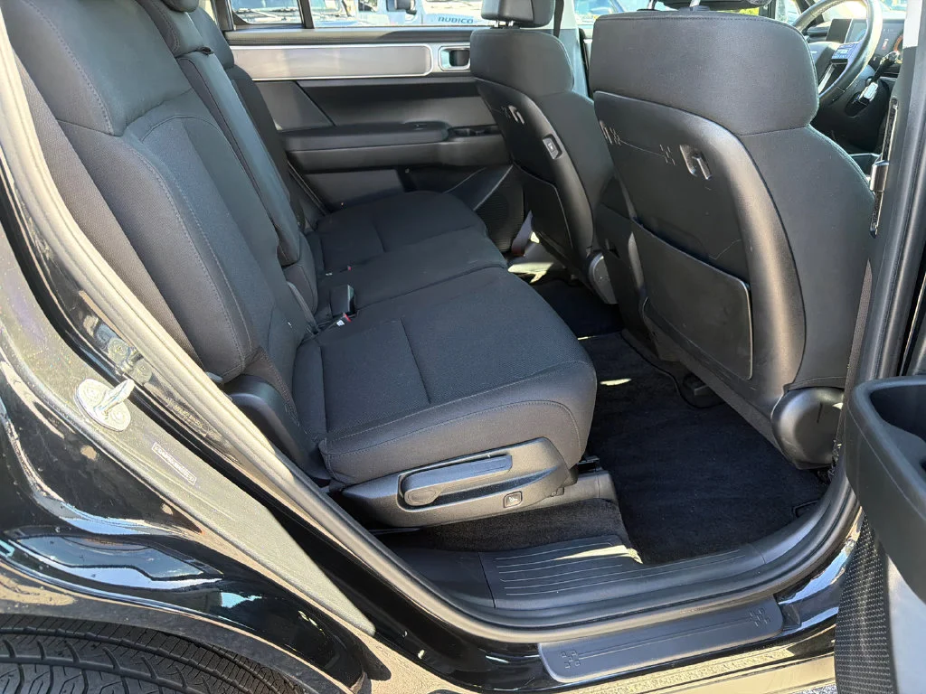 Used 2024 Black Hyundai SE image 15