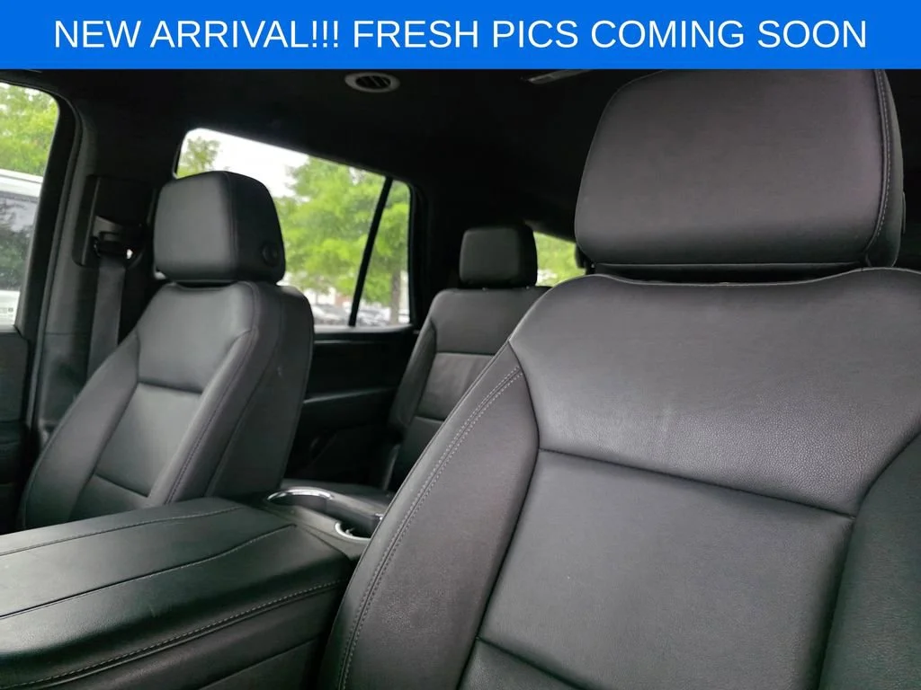 Used 2025 Summit White Chevrolet LT image 8
