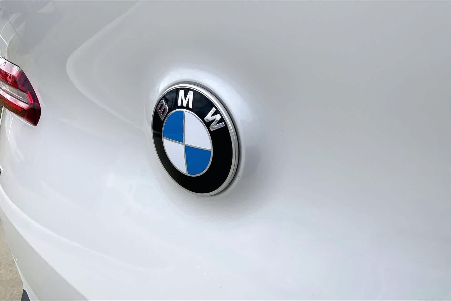 Used 2025 Mineral White Metallic BMW 30 xDrive image 59