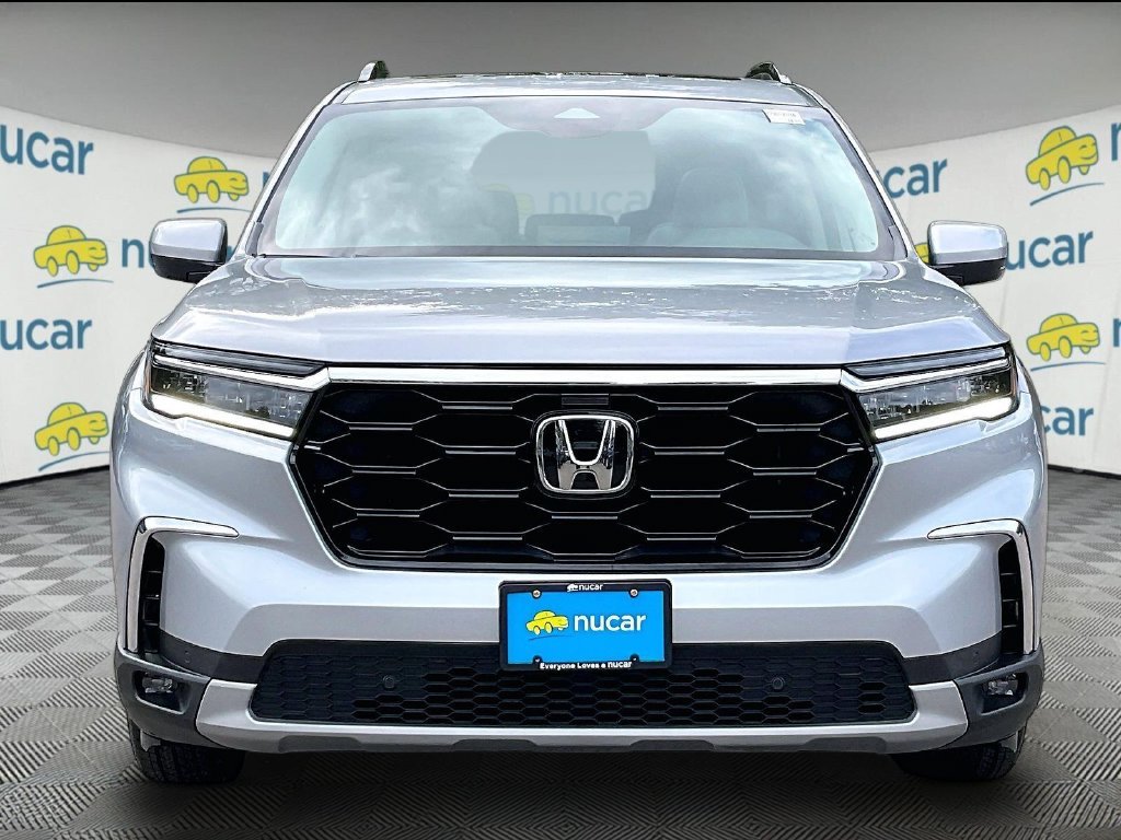 Used 2024 Silver Honda Touring image 2