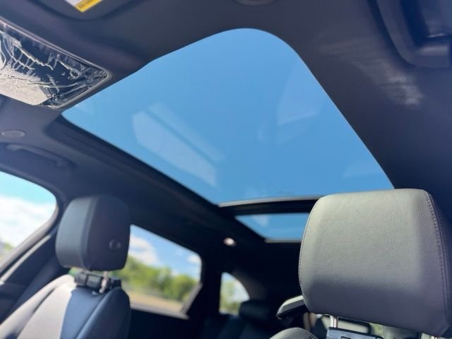 New 2026 Santorini Black Land Rover S image 15