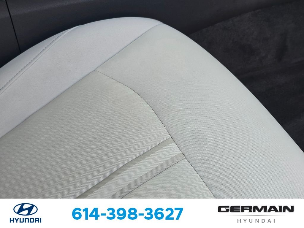 Used 2023 White Hyundai SEL image 27