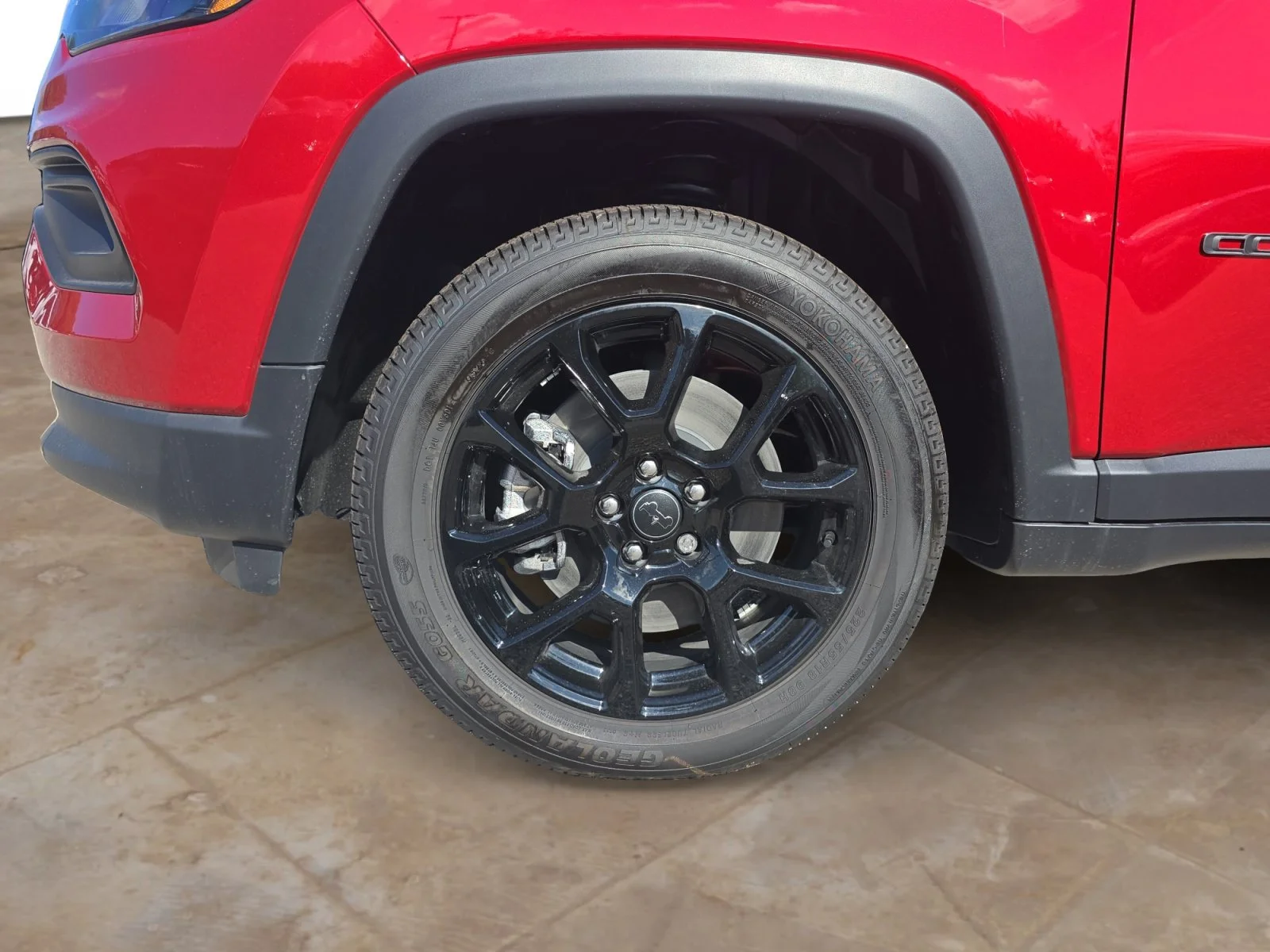 New 2026 Red Hot Pearlcoat Jeep Latitude Altitude image 26