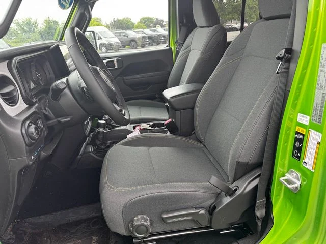 Certified Used 2025  Jeep Sport S 4xe image 21