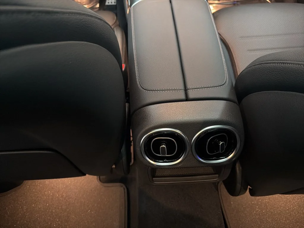 Used 2026 Black Mercedes-Benz GLC 300 image 22