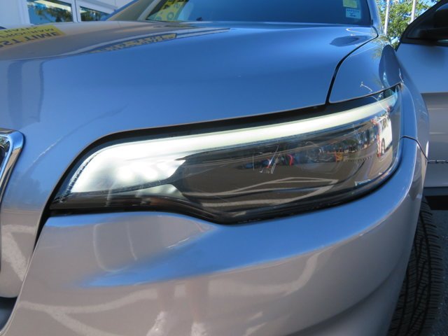 Used 2019 Gray Jeep  image 33
