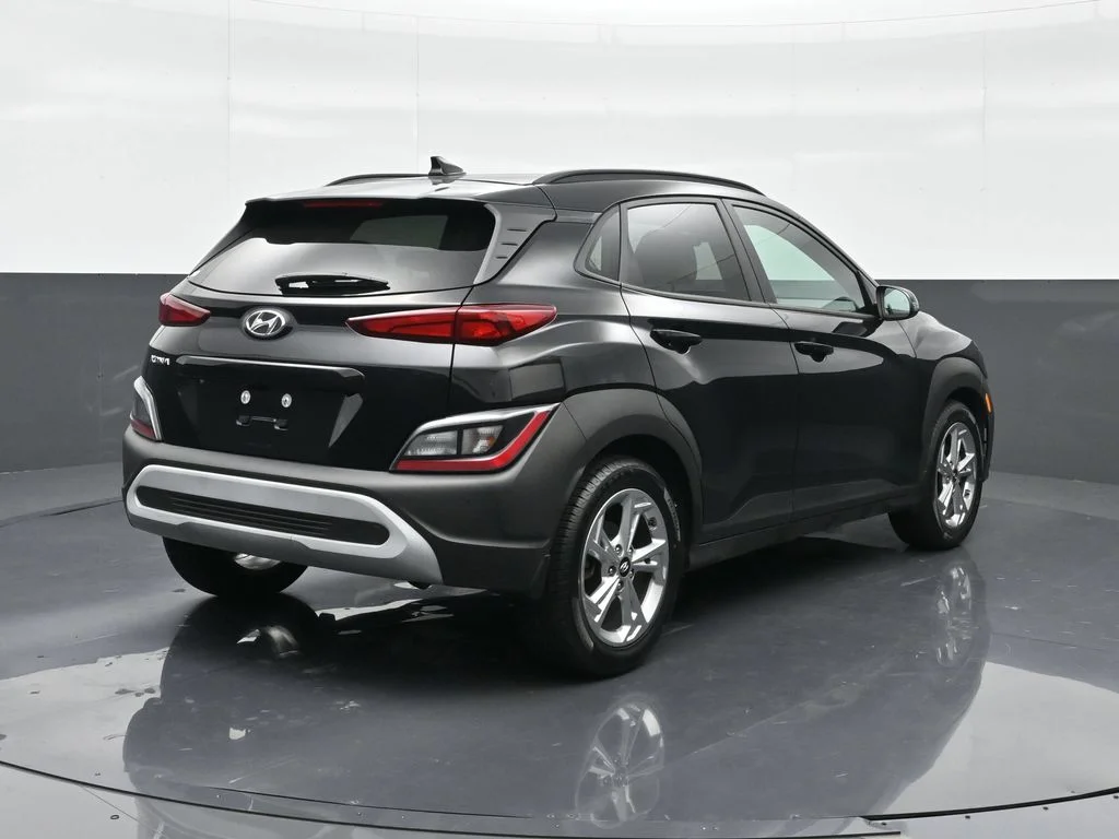 Used 2023 Black Hyundai SEL image 14