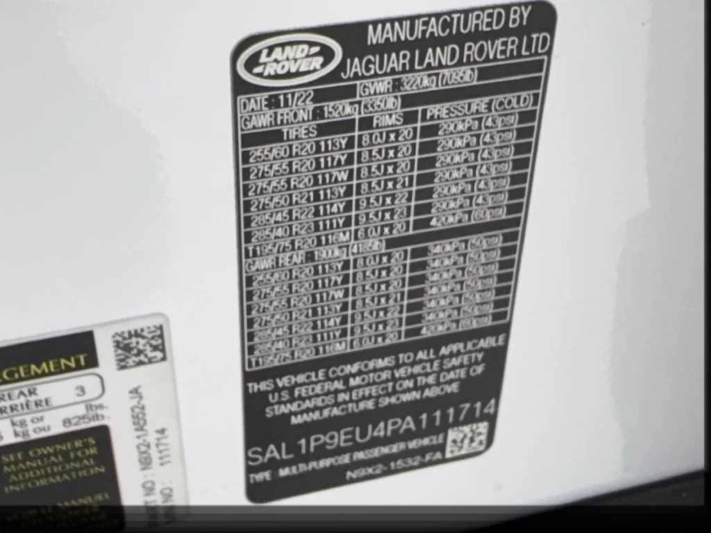 Used 2023 White Land Rover SE image 50