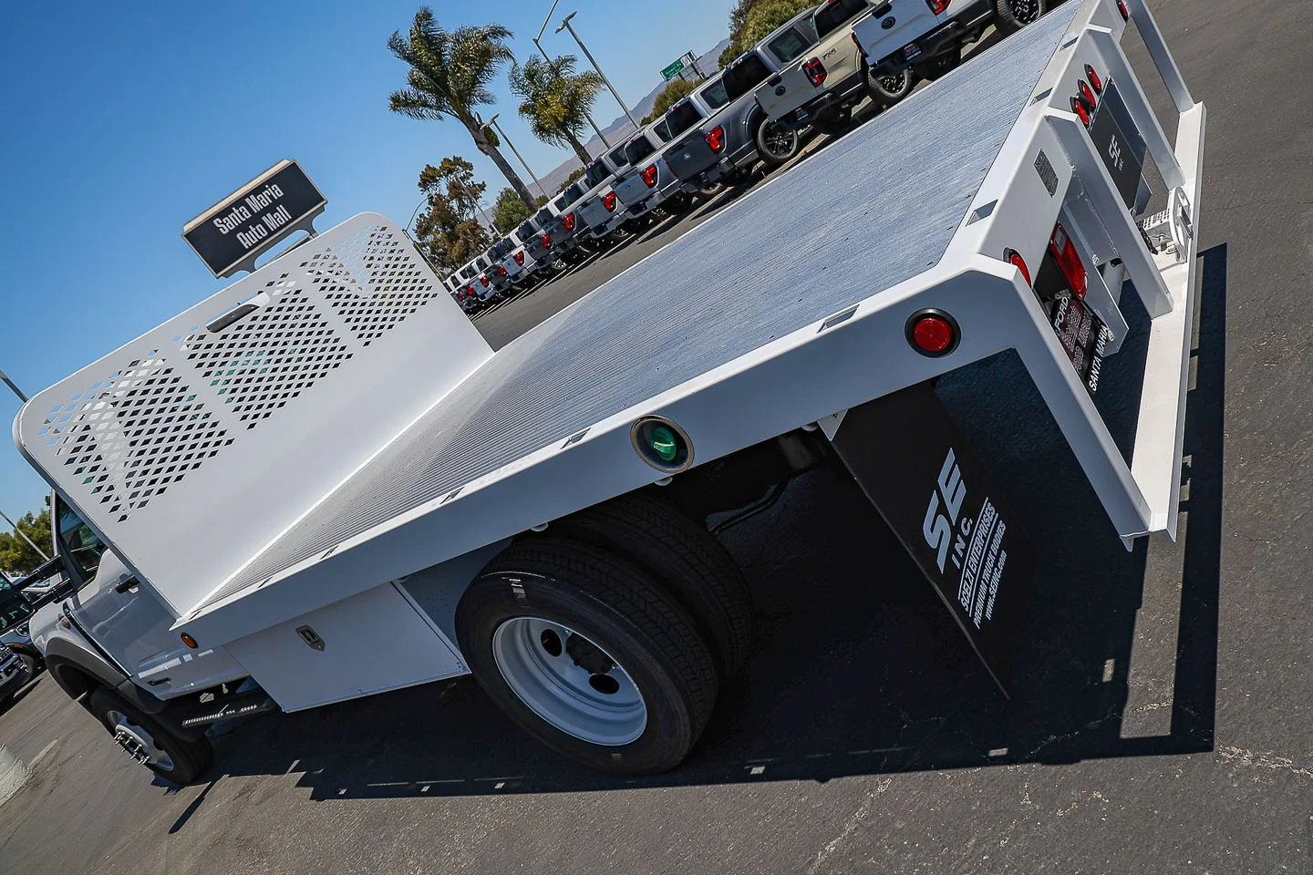 New 2026 Oxford White Ford F-550® XL image 8