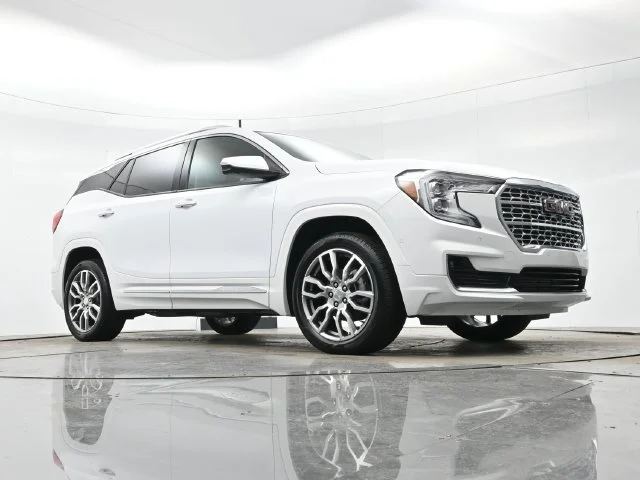 Used 2023 SUMMIT WHITE GMC Denali image 28