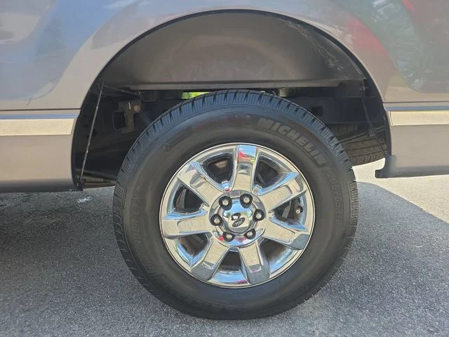 Used 2013 Gray Ford XLT image 32
